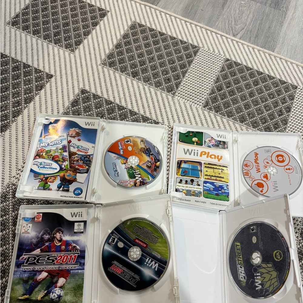 Wii Game Bundle - Picture 4 of 8